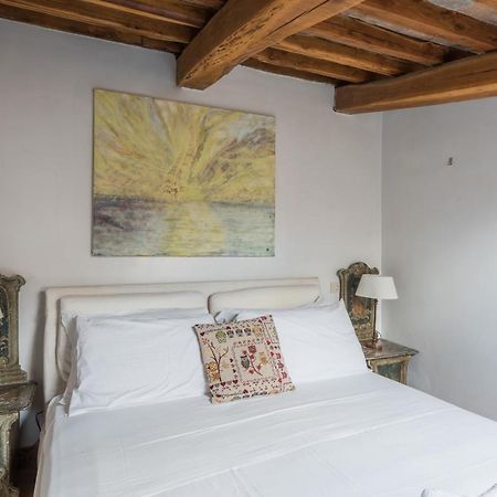 Cozy Wooden Apt In Piazza Navona Apartman Róma Kültér fotó