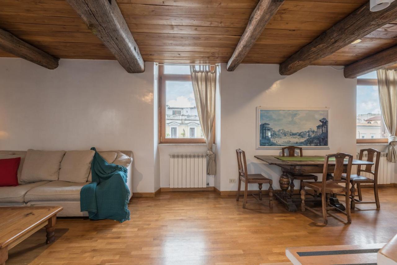 Cozy Wooden Apt In Piazza Navona Apartman Róma Kültér fotó