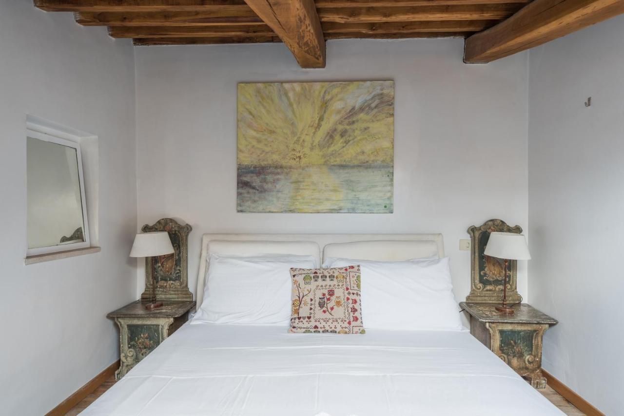 Cozy Wooden Apt In Piazza Navona Apartman Róma Kültér fotó