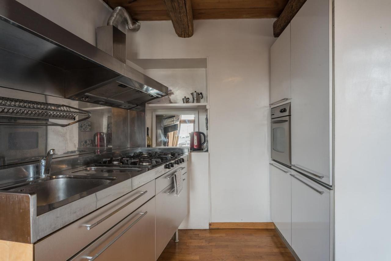 Cozy Wooden Apt In Piazza Navona Apartman Róma Kültér fotó