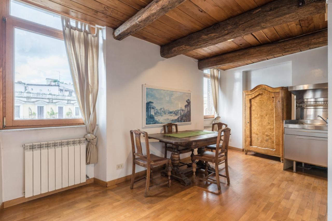 Cozy Wooden Apt In Piazza Navona Apartman Róma Kültér fotó